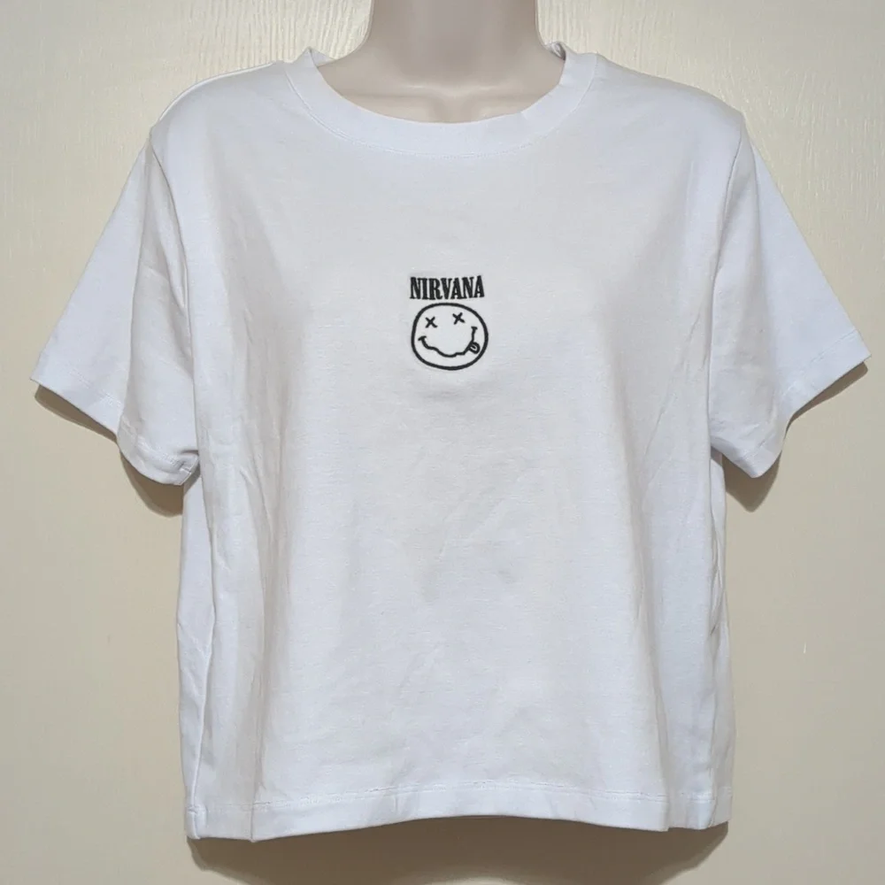 NIRVANA SMILE Cropped Tee womens size Large - Picture 2 of 7